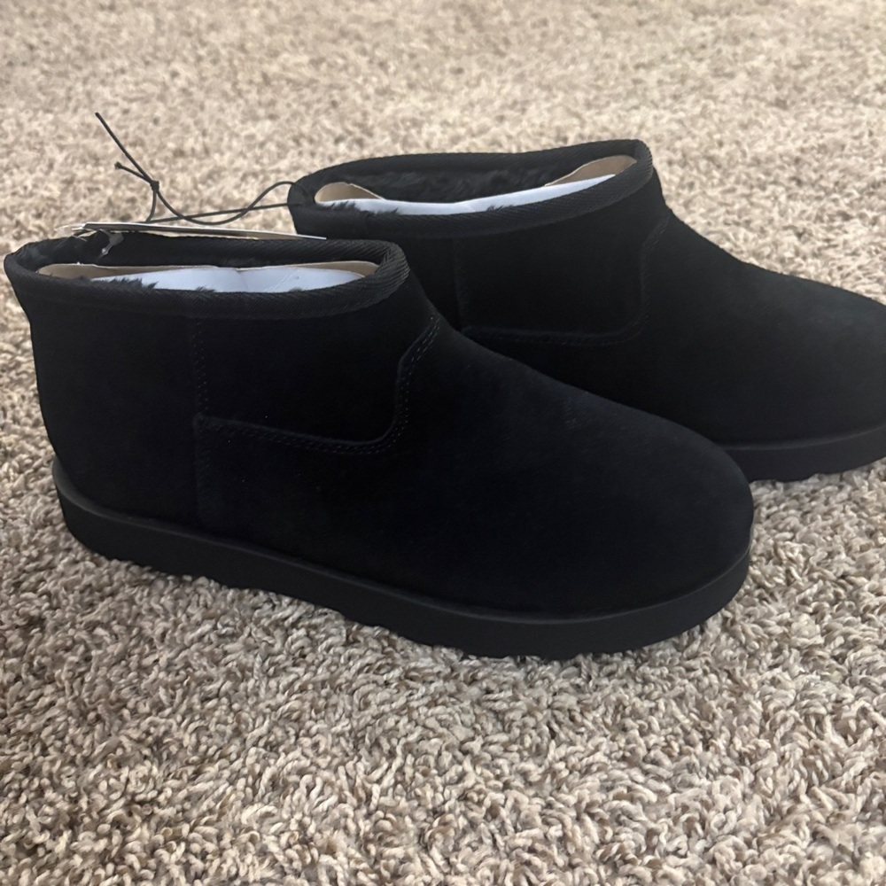 Time and Tru Women's Black Ankle Booties
